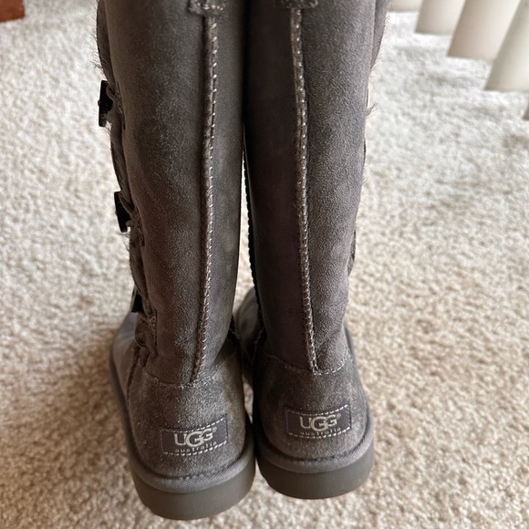 UGG Girls Bailey Button Triplet Boots - Picture 5 of 6